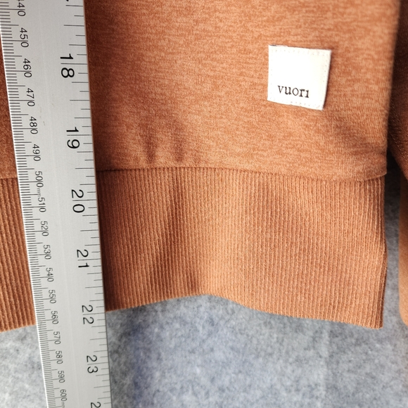 Vuori Long-Sleeve Halo Dreamknit Crew Sweatshirt In Palo Santo Heather - Picture 7 of 8